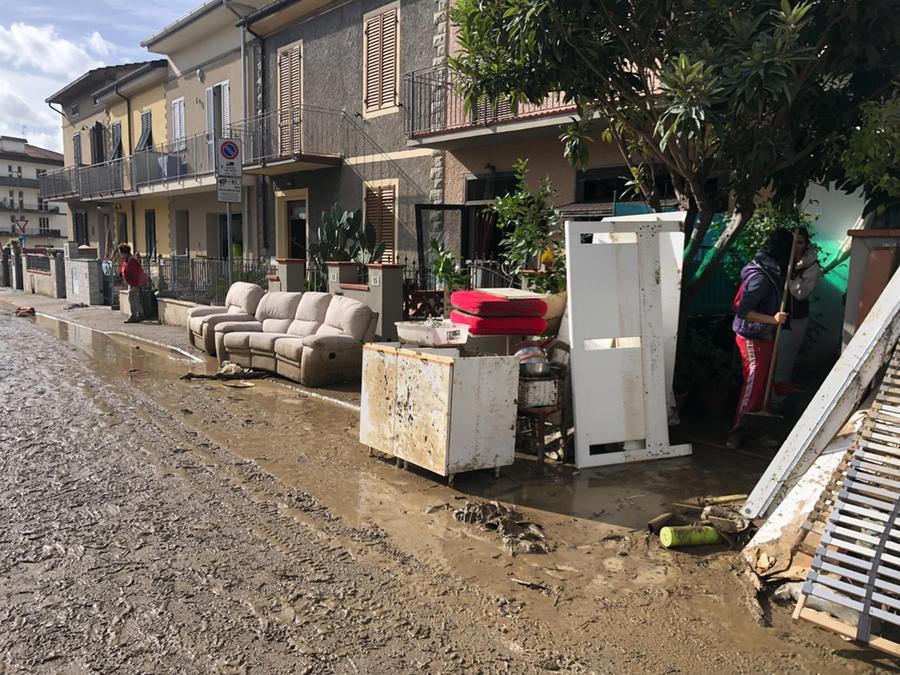 Alluvione, Tra Prato E Montale «la Fine Del Mondo»: 4 Morti E Un ...